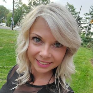 Meet your Posher, Christiane (aka Chrissy)